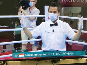 Kisah Boy Pohan Wujudkan Mimpi Pimpin Final Tinju Olimpiade