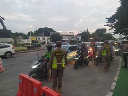 Ganjil Genap di Jakarta, Sopir Truk Pelat Kuning Heran Diputar Balik