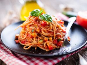 3 Resep Spaghetti Saus Sayuran, Segar Mengenyangkan Untuk Diet 3 Resep Spaghetti Saus Sayuran, Segar Mengenyangkan Untuk Diet