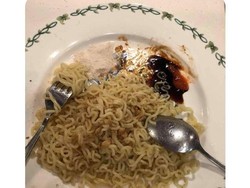 Sekte Baru! Netizen Makan Indomie dengan Bumbu Terpisah