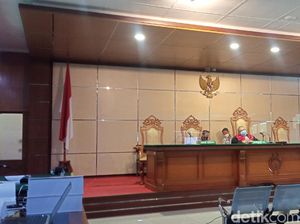 Terbukti Terima Suap, Walkot Cimahi Nonaktif Ajay Dituntut 7 Tahun Bui Terbukti Terima Suap, Walkot Cimahi Nonaktif Ajay Dituntut 7 Tahun Bui