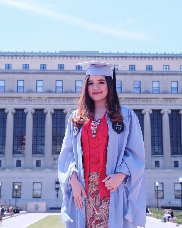 Penyanyi Tasya Kamila saat Wisuda di Columbia University