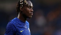 Trevoh Chalobah merupakan pemain jebolan akademi Chelsea terbaru, namun mampu tampil apik. Gajinya hanya 12 ribu Pounds atau setara Rp 229 juta (Getty Images/Catherine Ivill)