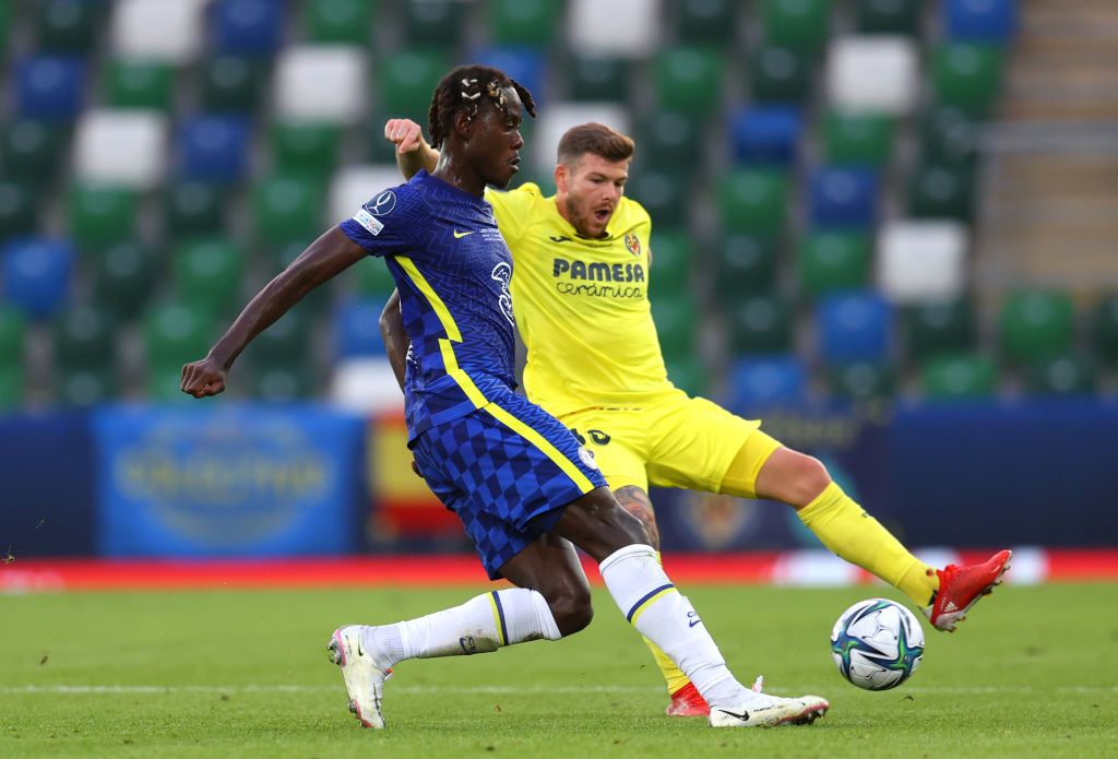 BELFAST, NORTHERN IRELAND - AUGUST 11: Trevoh Chalobah of Chelsea passes the ball whilst under pressure from Alberto Moreno of Villarreal during the UEFA Super Cup 2021 match between Chelsea FC and Villarreal CF at the National Football Stadium at Windsor Park on August 11, 2021 in Belfast, Northern Ireland. (Photo by Catherine Ivill/Getty Images)