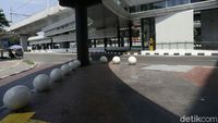 Trotoar CSW Blok M Dipercantik dengan Bollard