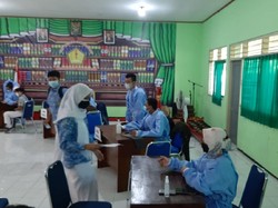 Jemput Bola, Vaksinasi COVID Pelajar di Wonosari Digelar di Sekolah
