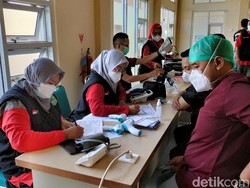 Ratusan Pegawai RSUD Majalengka Mulai Divaksinasi Booster Moderna