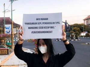 Viral Biduan di Jepara Bawa Poster Ngamar Gegara PPKM, PAMMI Protes Viral Biduan di Jepara Bawa Poster Ngamar Gegara PPKM, PAMMI Protes