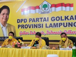 Airlangga Minta Kader Golkar Bantu Tangani Kasus COVID-19 di Lampung Airlangga Minta Kader Golkar Bantu Tangani Kasus COVID-19 di Lampung