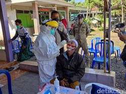 Belasan Warga Probolinggo yang Rebut Jenazah COVID-19 Jalani Swab PCR