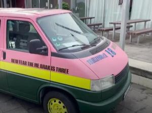 Wah, Ada Angkot Indonesia Nyasar Sampai ke Jerman