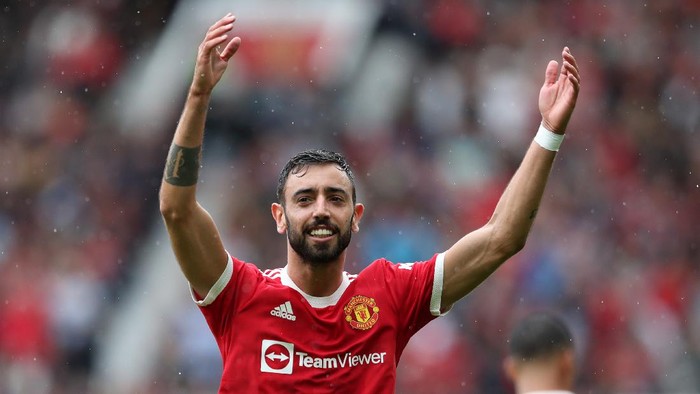 MANCHESTER, ENGLAND - AUGUST 07: Bruno Fernandes of Manchester United celebrates scoring during the pre-season friendly match between Manchester United and Everton at Old Trafford on August 07, 2021 in Manchester, England. (Photo by Jan Kruger/Getty Images)