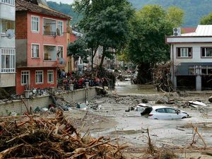 Banjir Bandang Terjang Turki, 27 Orang Tewas