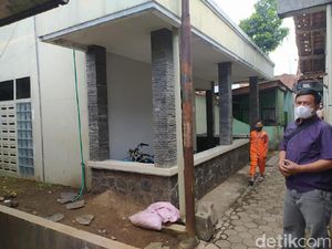 Densus 88 Geledah Rumah di Purwokerto
