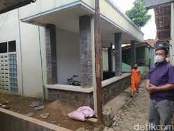 Densus 88 Geledah Rumah di Purwokerto