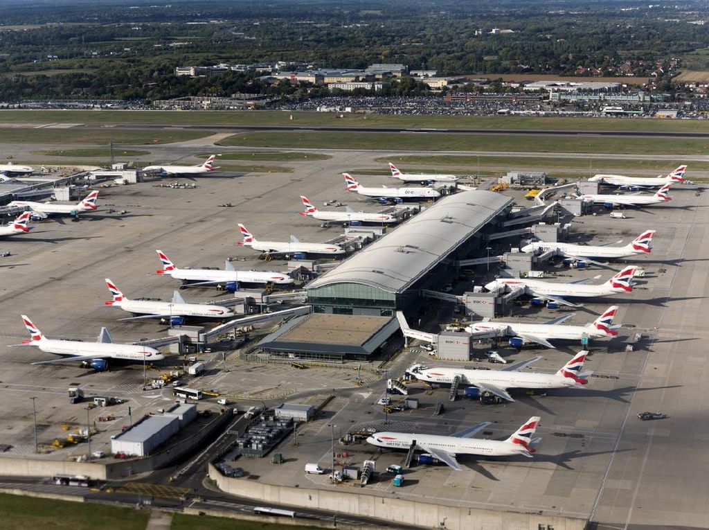 Airmageddon di Bandara Inggris, Emirates Tolak Kurangi Penumpang!