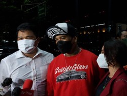 Jerinx SID yang Akhirnya Penuhi Panggilan Polda Metro Sebagai Tersangka