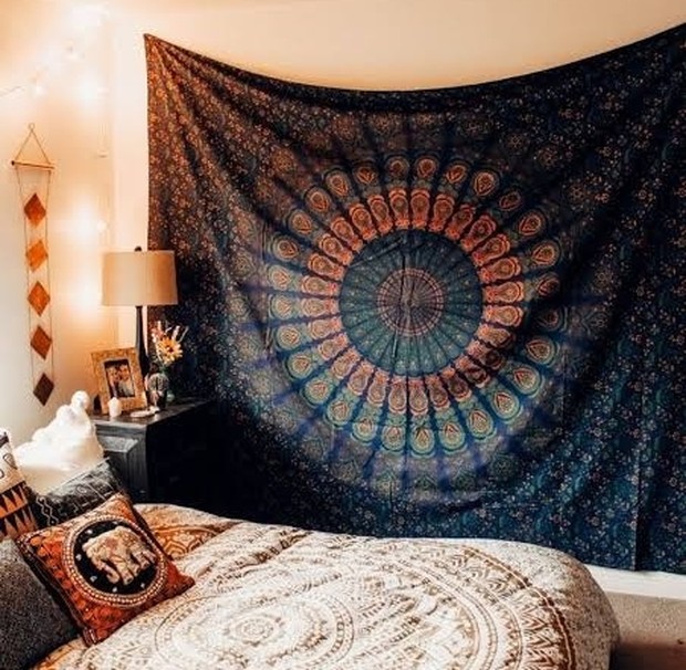 Kain cantik atau Pashmina untuk dekorasi kamar aesthetic/Foto: pinterest.com