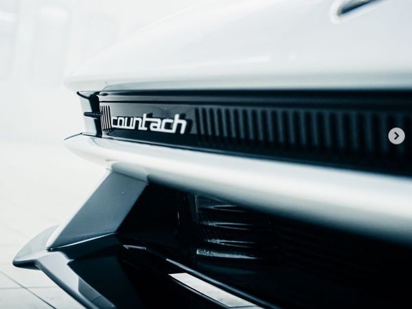 Wujud Lamborghini Countach yang Dihidupkan Kembali