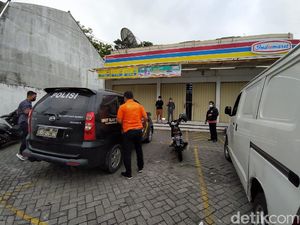 2 Maling Pembobol Rp 470 Juta di ATM Bank Mandiri Magelang Diciduk! 2 Maling Pembobol Rp 470 Juta di ATM Bank Mandiri Magelang Diciduk!