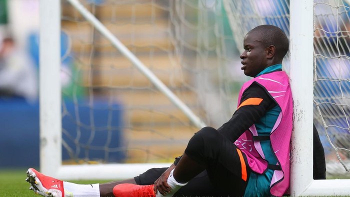 BELFAST, NORTHERN IRELAND - AUGUST 10: NGolo Kante of Chelsea looks on during a Chelsea FC Training Session ahead of the UEFA Super Cup 2021 match between Chelsea FC and Villarreal at Windsor Park on August 10, 2021 in Belfast, Northern Ireland. (Photo by Catherine Ivill/Getty Images)