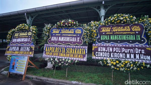 Pura Mangkunegaran Banjir Karangan Bunga usai KGPAA Mangkunegara IX Mangkat