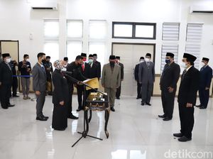 Kepala Puskesmas di Jombang Ini Akhirnya Dicopot Buntut Insiden Penggembokan Kepala Puskesmas di Jombang Ini Akhirnya Dicopot Buntut Insiden Penggembokan