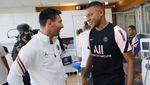 Tatapan Dua Bintang PSG, Messi & Mbappe