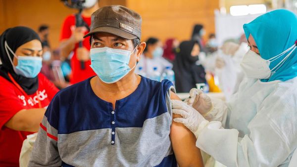 7.500 Pelaku UMKM di Karawang Divaksinasi COVID-19