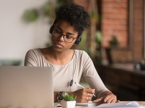 Cari Tempat Tes TOEFL Online Bersertifikat? Jangan Asal, Ini Tipsnya!