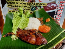Bebek Arjuna: Maknyus! Bebek Bakar Berpadu Sambal Bawang yang Mantul