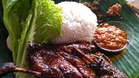 Empuk Gurih Bebek Bakar Berpadu Sambal Bawang Super Pedas