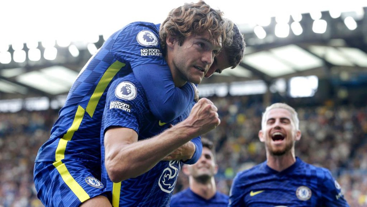 Marcos Alonso menilai Chelsea vs Real Madrid peluangnya 50:50. (Foto: Getty Images/Henry Browne)