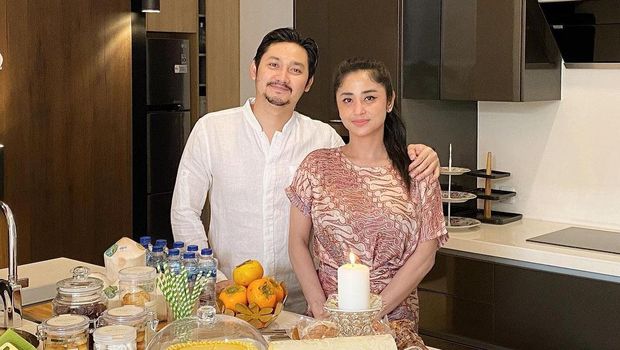 Dewi Persik dan Angga Wijaya Sering Pamer Kemesraan Saat Makan Bareng