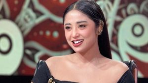 5 Foto Dewi Perssik usai Operasi Under-Eye, Mata Bengkaknya Bikin Salfok