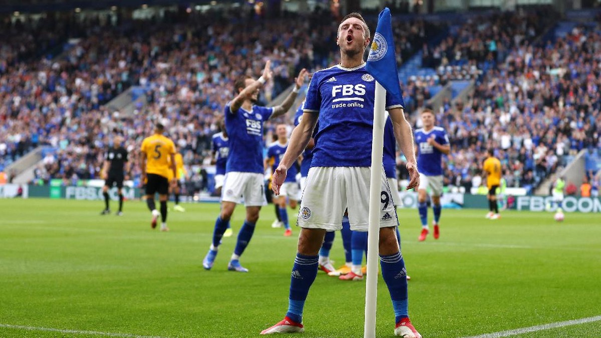Jamie Vardy mencetak gol di laga Leicester vs Wolverhampton. (Foto: Getty Images/Matthew Lewis)