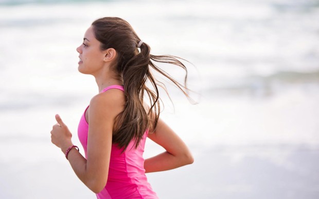 Lakukan Olahraga Ringan/Foto : pexels.com/Nathan Cowley Lakukan Olahraga Ringan