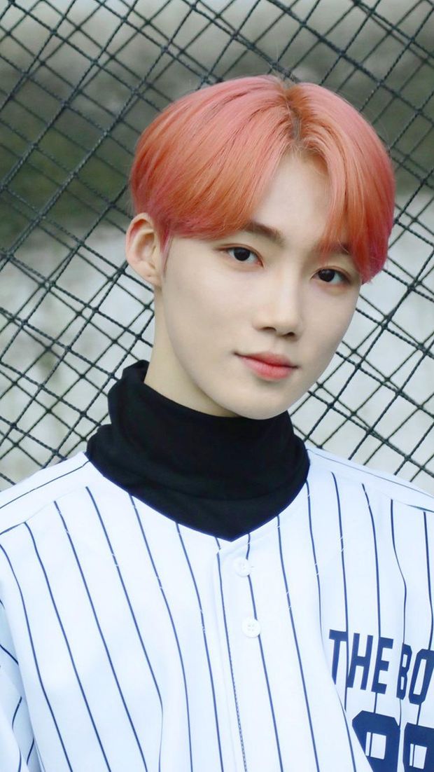 New THE BOYZ pernah bekerja di restoran daging