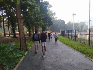 Anies Izinkan Sarana Olahraga Outdoor di Jakarta Buka, Warga Bahagia