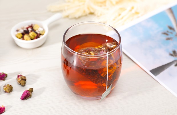 Teh rooibos adalah teh herbal asal Afrika Selatan yang memilki banyak manfaat dan khasiat.