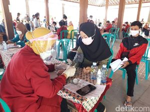 Vaksinasi COVID-19 Sasar Ratusan Pedagang di Tiga Pasar Boyolali