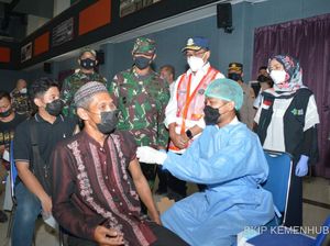 Gandeng TNI-Polri, Kemenhub Vaksinasi 205 Ribu Warga Bekasi