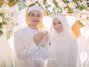 7 Hal Terungkap dari Pernikahan Alvin Faiz dengan Henny Rahman 7 Hal Terungkap dari Pernikahan Alvin Faiz dengan Henny Rahman