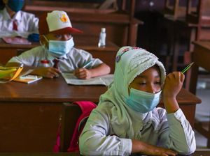 Satgas COVID-19: Wilayah PPKM Level 1-3 Bisa Sekolah Tatap Muka Terbatas