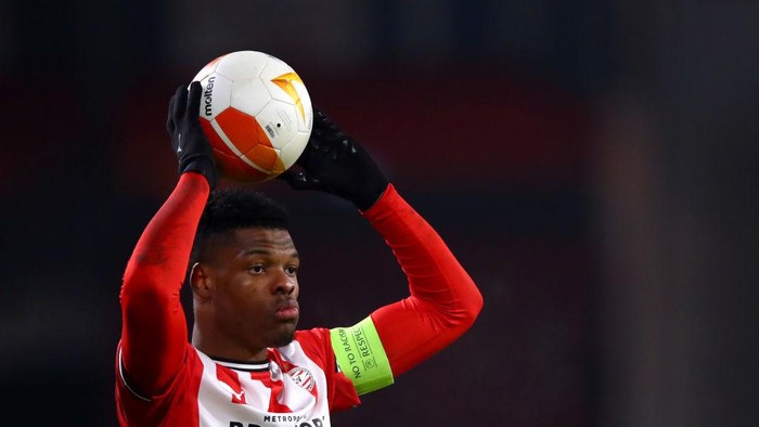 EINDHOVEN, NETHERLANDS - DECEMBER 10: Denzel Dumfries of PSV in action during the UEFA Europa League Group E stage match between PSV Eindhoven and AC Omonoia at Philips Stadion on December 10, 2020 in Eindhoven, Netherlands. (Photo by Dean Mouhtaropoulos/Getty Images)