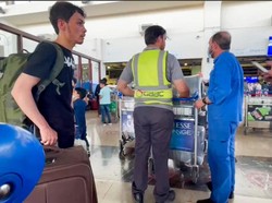 Taliban Mendekat, Ribuan Orang Padati Bandara Afghanistan