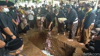 Duka Selimuti Pemakaman KGPAA Mangkunegara IX di Astana Giri Layu