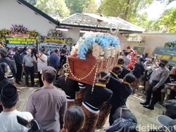 Jenazah KGPAA Mangkunegara IX Tiba di Astana Girilayu