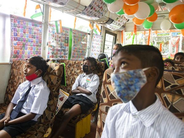 Ketika Bus Disulap Jadi Tempat Belajar Anak-anak di India