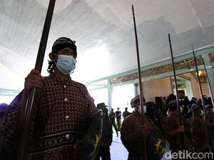 Menggarami Luka Praja Mangkunegaran Menggarami Luka Praja Mangkunegaran